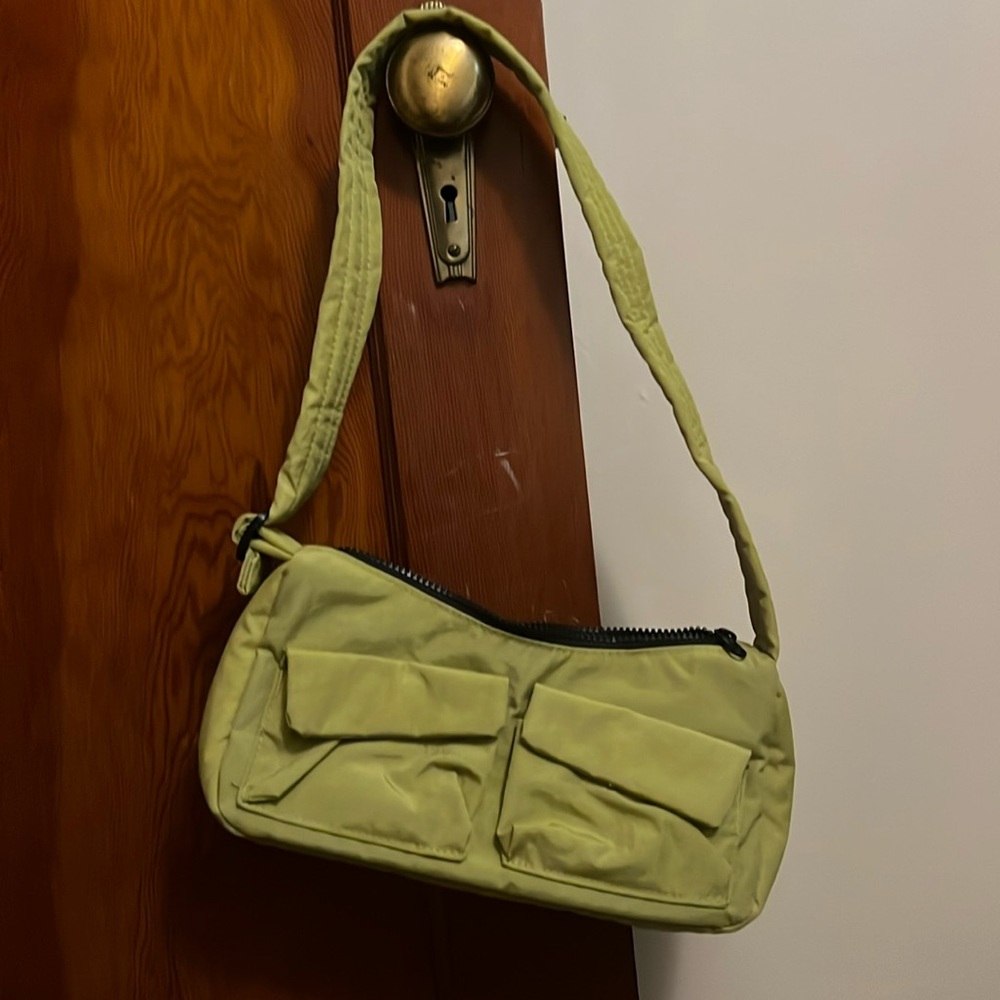 Baggu cargo shoulder bag NWOT lemongrass